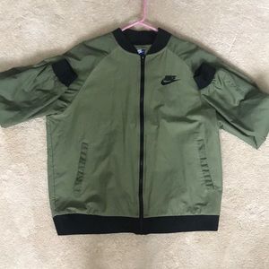 NIKE wind breaker